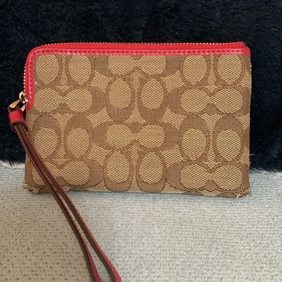 Small coach wristlet - Picture 3 of 7